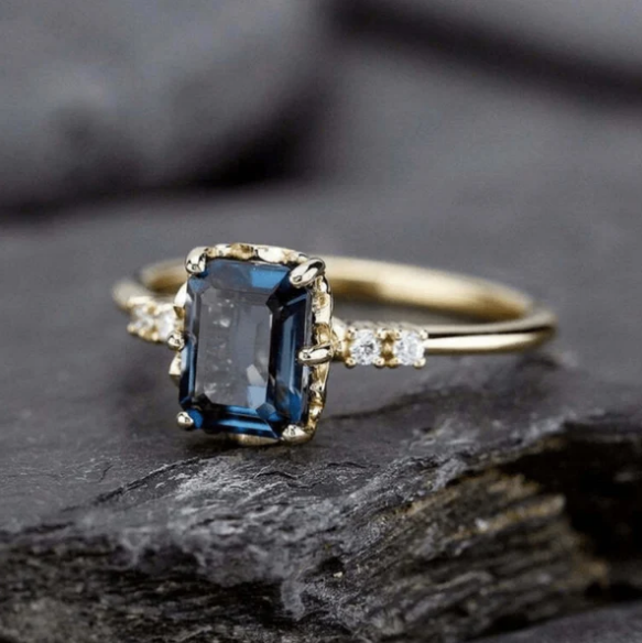 Vintage Blue Crystal Gold Ring