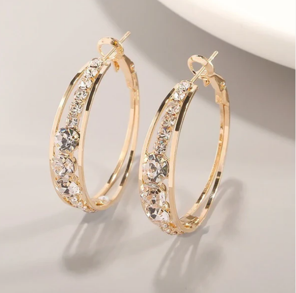 Elegant earrings made of gold plating