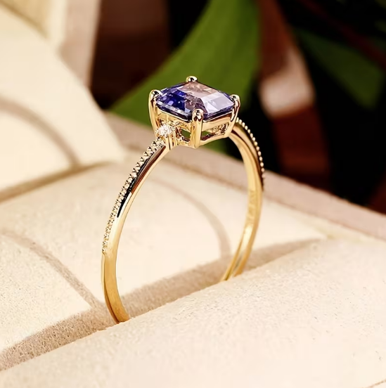 Gold Amethyst Solitaire Ring