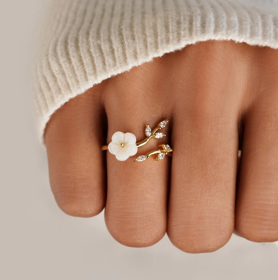 Gold Floral and Leaf Open Ring
