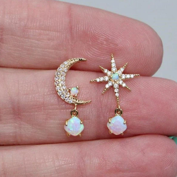 Moon and Star Earrings made of Gold and Opal