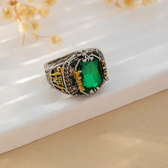 Silver Emerald Vintage Ring