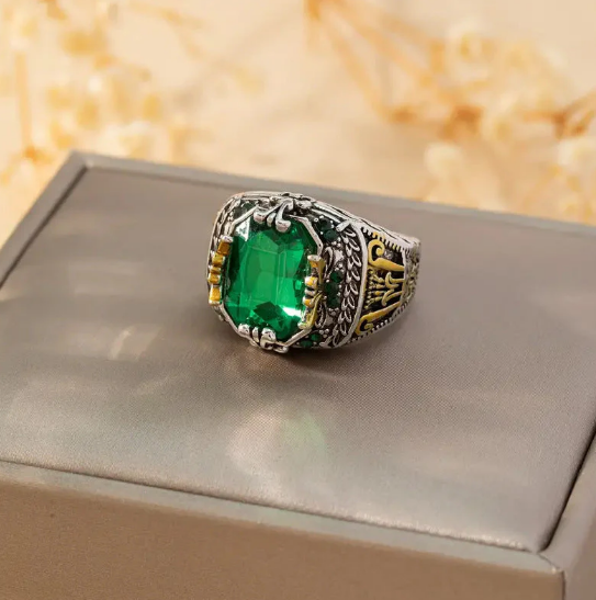 Silver Emerald Vintage Ring