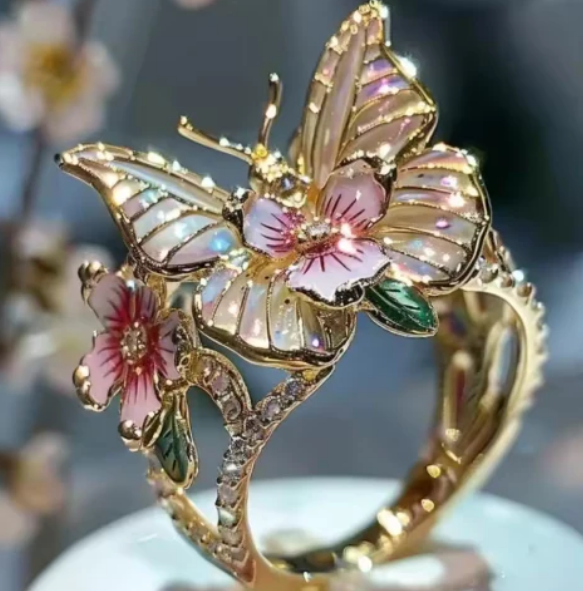Vintage Golden Prifddinas Floral Ring