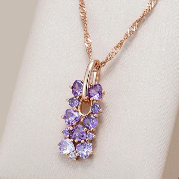 Elegant violet necklace